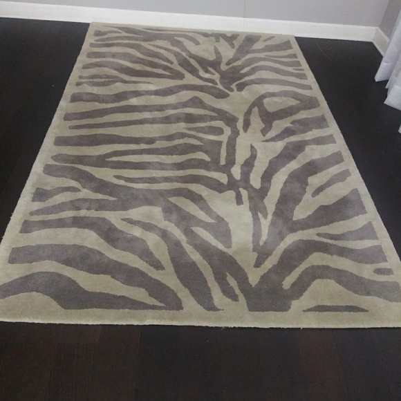 Rug - Picture 1 of 1